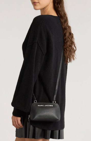 حقيبة ميني كروس بودي من مارك جاكوبس