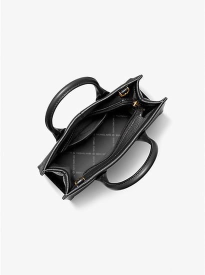 توت صغير من مايكل كورس باللون الاسود