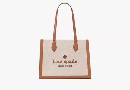 توت كبير من كيس سبيد