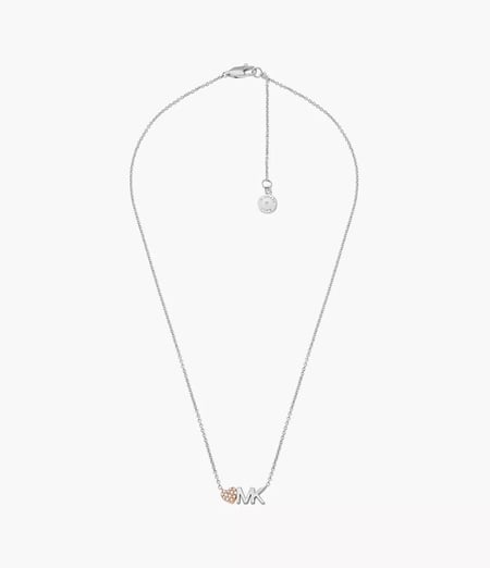 سلسال باللون الفضي من مايكل كورس