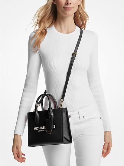 توت صغير من مايكل كورس باللون الاسود