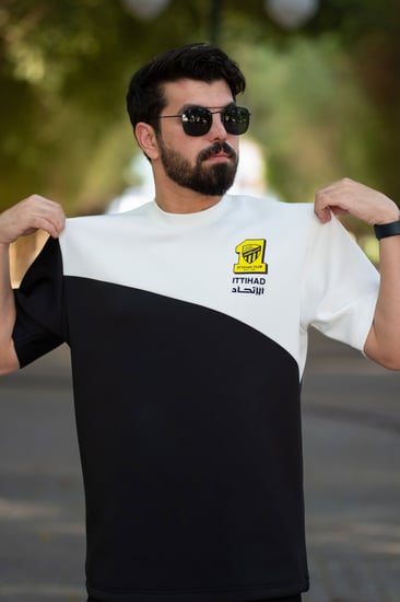 تيشرت الإتحاد أسود بقصة مائلة