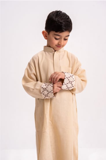 ثوب لنن بيج