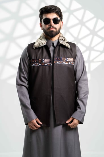 سديري قماش خلية بني بياقة فرو ايطالي