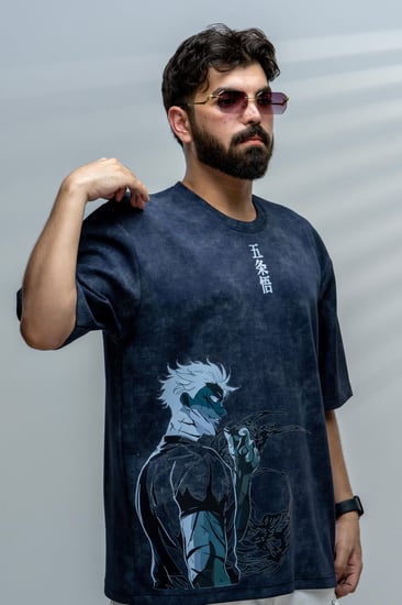 تيشرت كحلي بتصميم شخصية غوجو ساتورو قطعه فنية