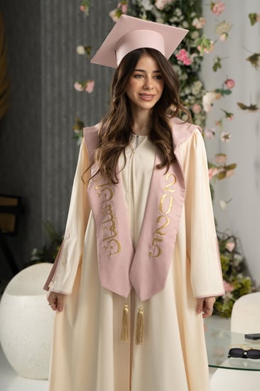 عبايات تخرج 2026