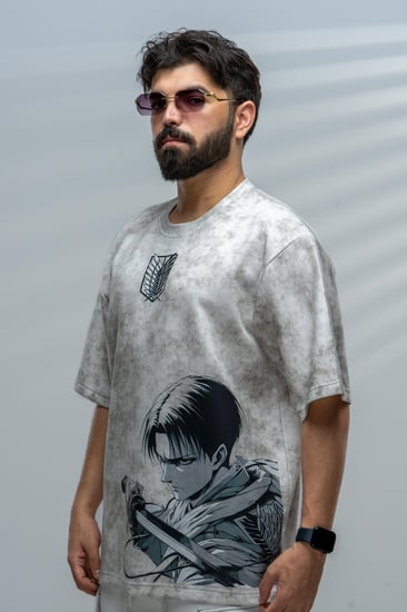 مثالي لعشاق Attack on Titan أو لكل من يبحث عن إطلالة توحي بالقوة