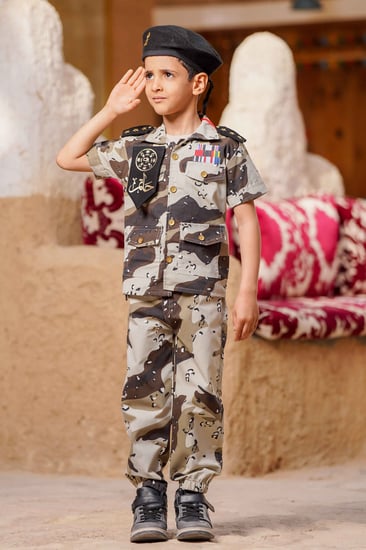 طقم اليوم الوطني  بنمط عسكري