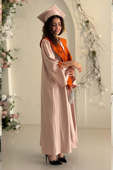 طقم عباية تخرج باللون (لحمي X برتقالي)