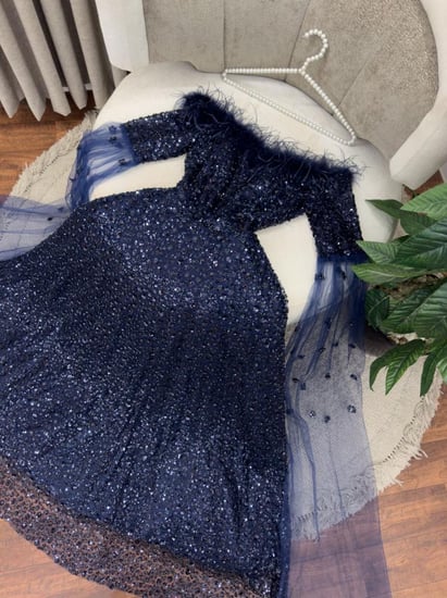 تل مطرز بخرز كحلي