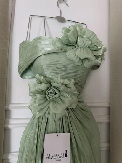 فستان ناعم اوف شولدر بوردات لون اخضر باستيل