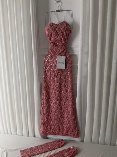 فستان سهره مطرز خرز  اكمام منفصله بينك