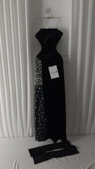 فستان شتوي مخمل اسود توب