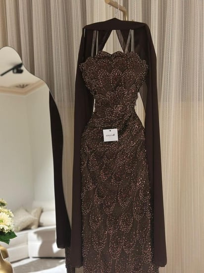 فستان سهره توب بني مطرز بخرز مع شال