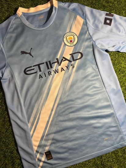 طقم مانشستر سيتي الأساسي 2025/2026 - فئة الجمهور