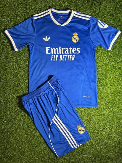 طقم ريال مدريد الاحتياطي (الأزرق) موسم 2025/2026