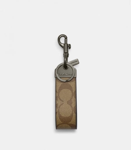 Coach Loop Key Fob In Signature Canvas ميداليه رجالي تصل خلال 2-4 اسبوع باذن الله