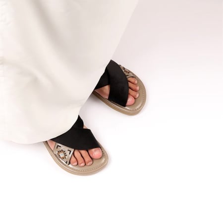 احذية شرقية