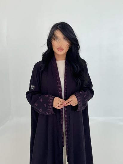 عباية 71 باللون العنابي