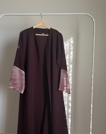 عباية 36 عنابي وشيفون