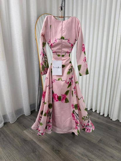 فستان ناعم مورد