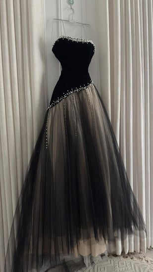 فستان سهرة جوخ مطرز لول لمعه