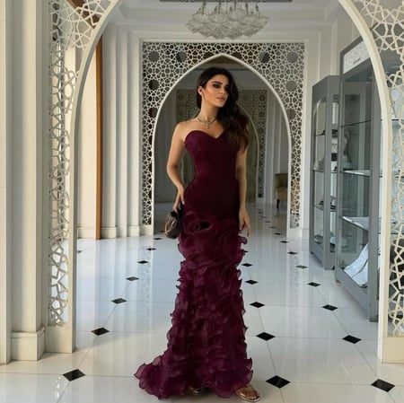 فستان عنابي جزار مكثف