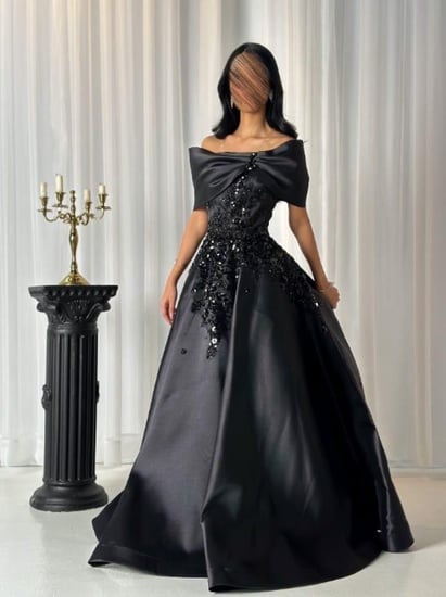 فستان خطبه كحلي بتطريزات دقيقة