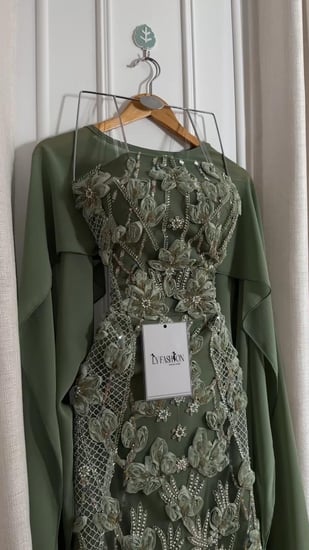 فستان سهرة أخضر فخم