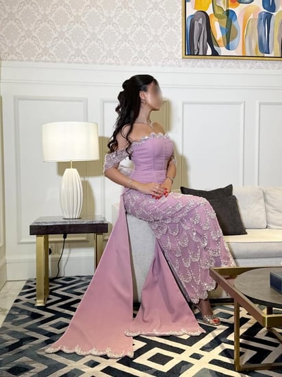 فستان سهرة بقصه كورسيه كلفه خرز