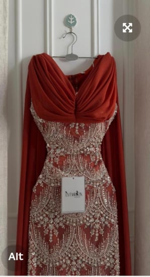 فستان سهرة مطرز بالكامل كرستال