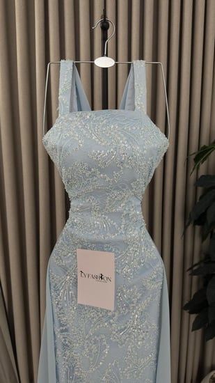 فستان سهرة سماوي بتطريز يدوي فاخر