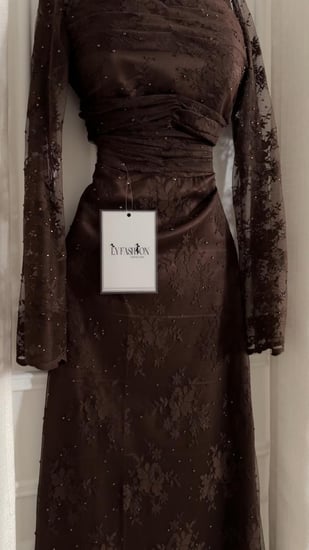 فستان سهرة دانتيل لامعه