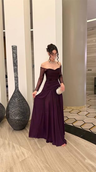 فستان سهرة بفتحه صدر