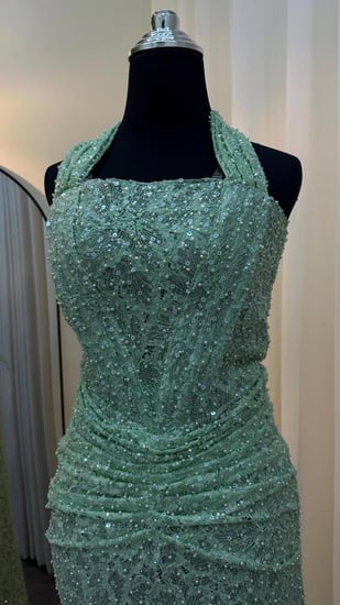 فستان سهرة دانتيل بتطريز خرز على تل