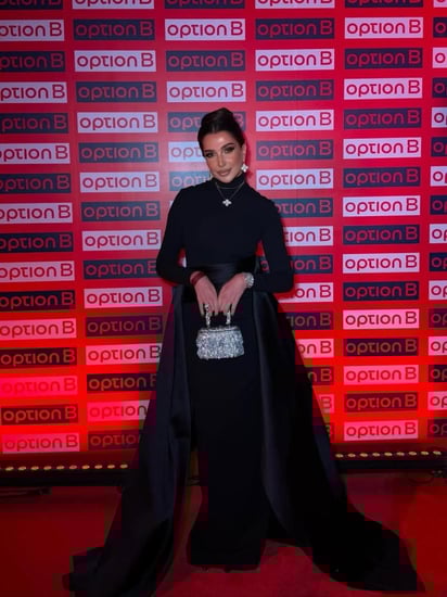 فستان سهرة أسود باربي