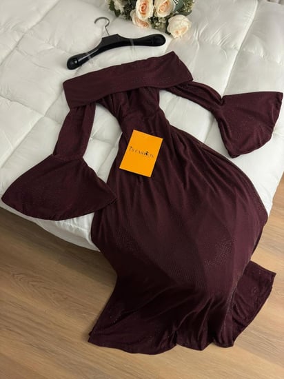 فستان سهرة بأكمام طويلة