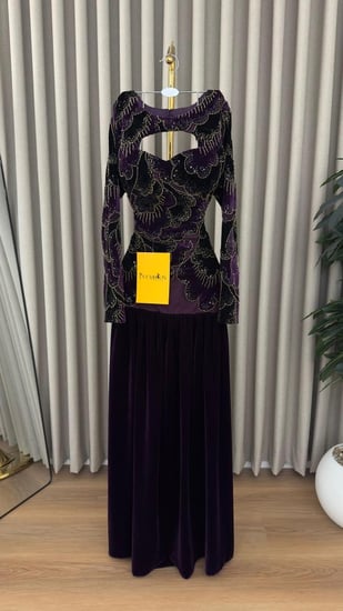 فستان سهرة مخمل مطرز راقي