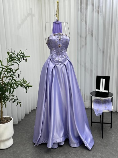 فستان سهرة تطريز يدوي فخم