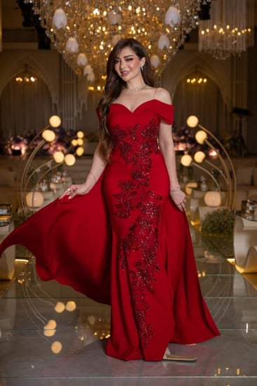 فستان سهرة احمر بتطريز فخم