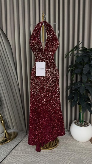 فستان سهرة ترتر بعده اللوان