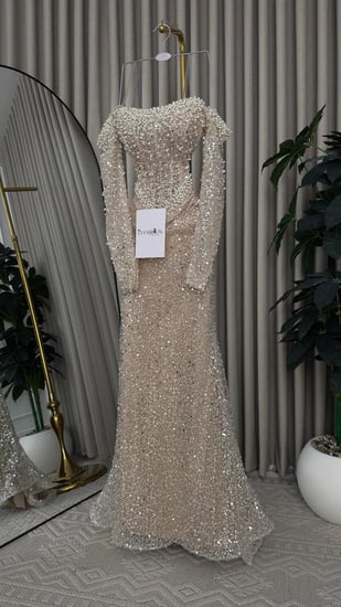 فستان سهرة بيج مرصع لولو كامل