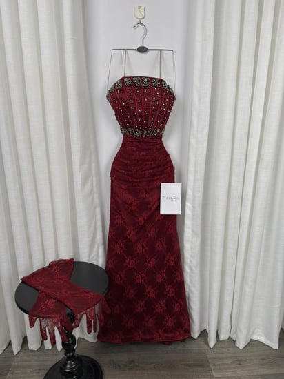 فستان سهرة عودي تطريز دقيق