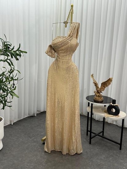 فستان سهرة ذهبي