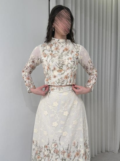 طقم ناعم منفصل تنورة وبلوزه دانتيل