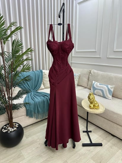 فستان سهره بقصه كورسيه بلون برغندي