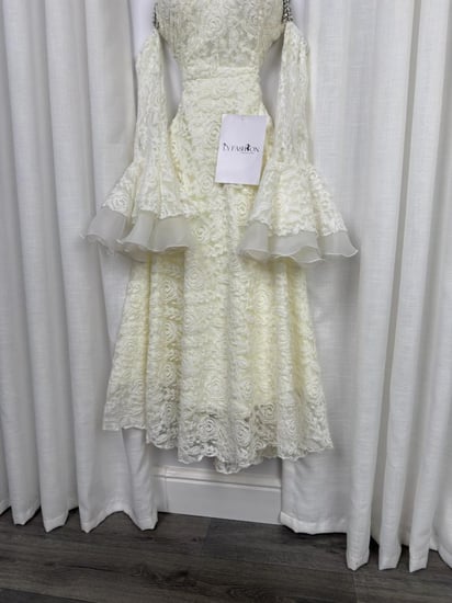 فستان ناعم ميدي دانتيل