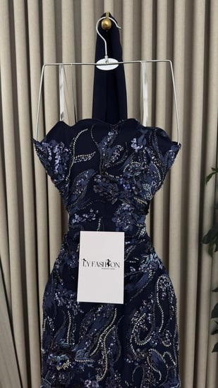 فستان سهرة كحلي مطرز بالكامل فاخر