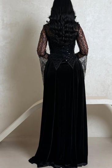 فستان أسود مخملي بتطريز شبكي فاخر