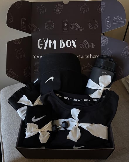 بكج هدية باللون الأسود جاهز